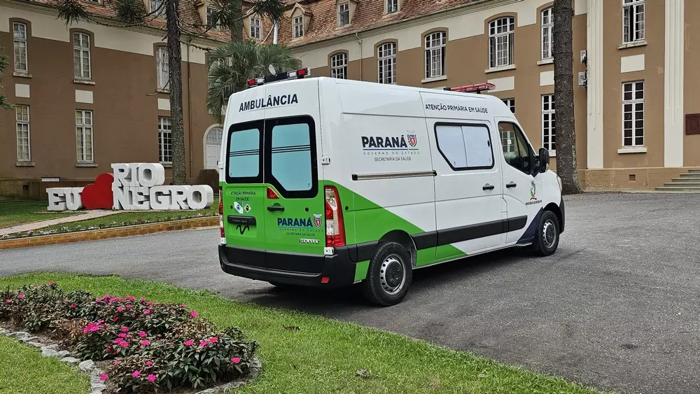Nova ambulância é entregue para reforçar a saúde de Rio Negro